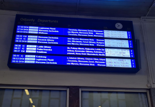 10 Zadovoljni ko smo našli postajo Warszawa Gdanska, še bolj pa, ko je na tabli naš vlak
